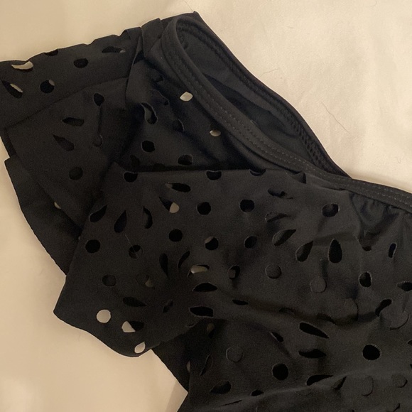 New! Women’s Elegant Black Tankini Swim Suit-Off shoulder top & bikini bottom. - Picture 2 of 4